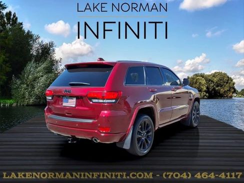 Used 2021 Jeep Grand Cherokee Laredo X AWD/4WD image 25