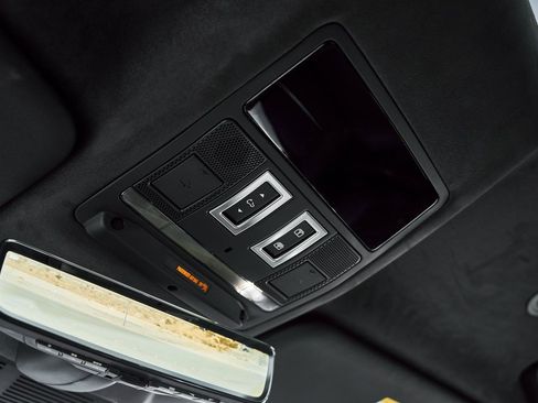 Used 2025 Land Rover Defender 110 V8 image 81