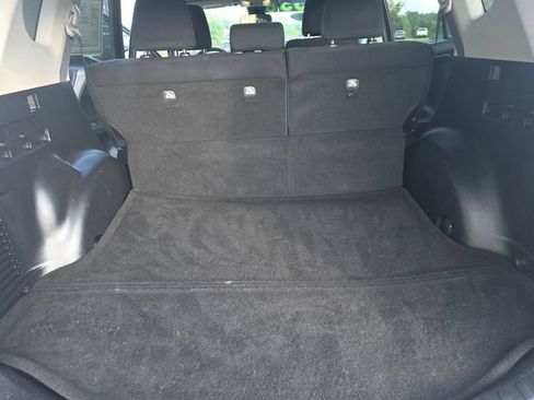 Used 2018 Toyota RAV4 XLE FWD image 13
