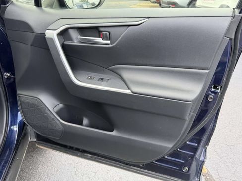 Used 2019 Toyota RAV4 XLE w/ Convenience Package AWD/4WD image 10