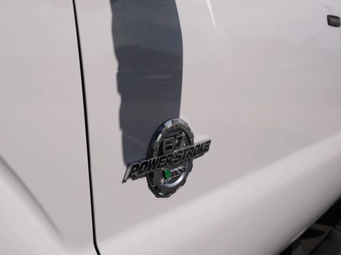 Used 2015 Ford F350 Lariat w/ Lariat Interior Package image 14