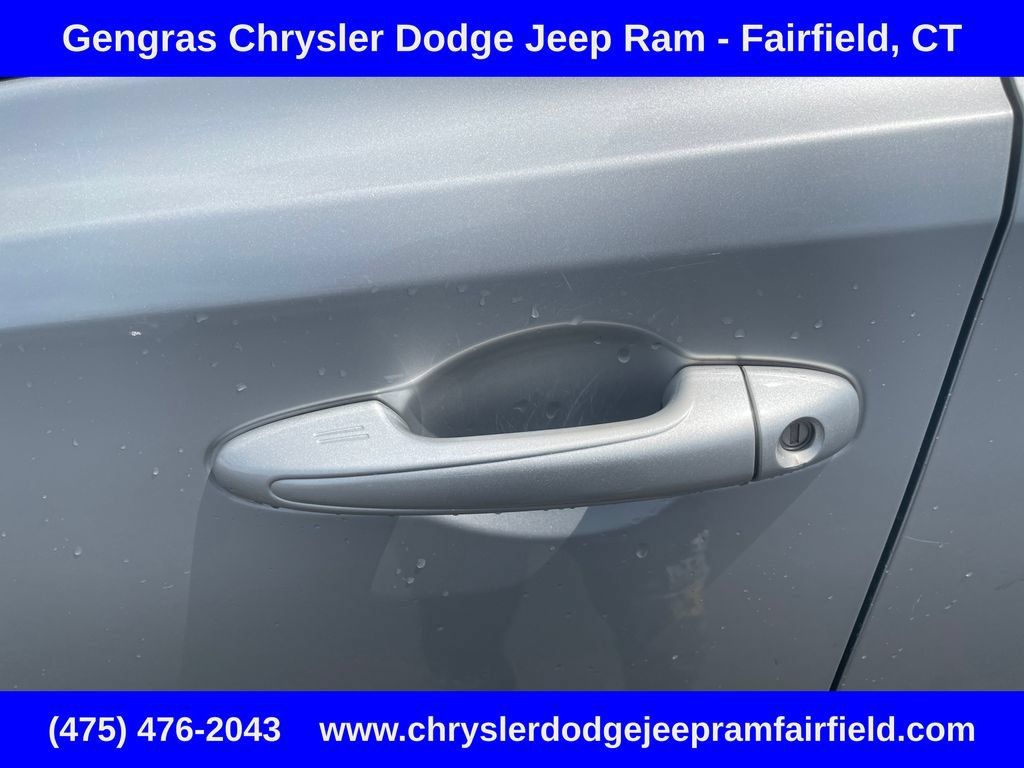 Used 2015 Toyota RAV4 Limited AWD/4WD image 41