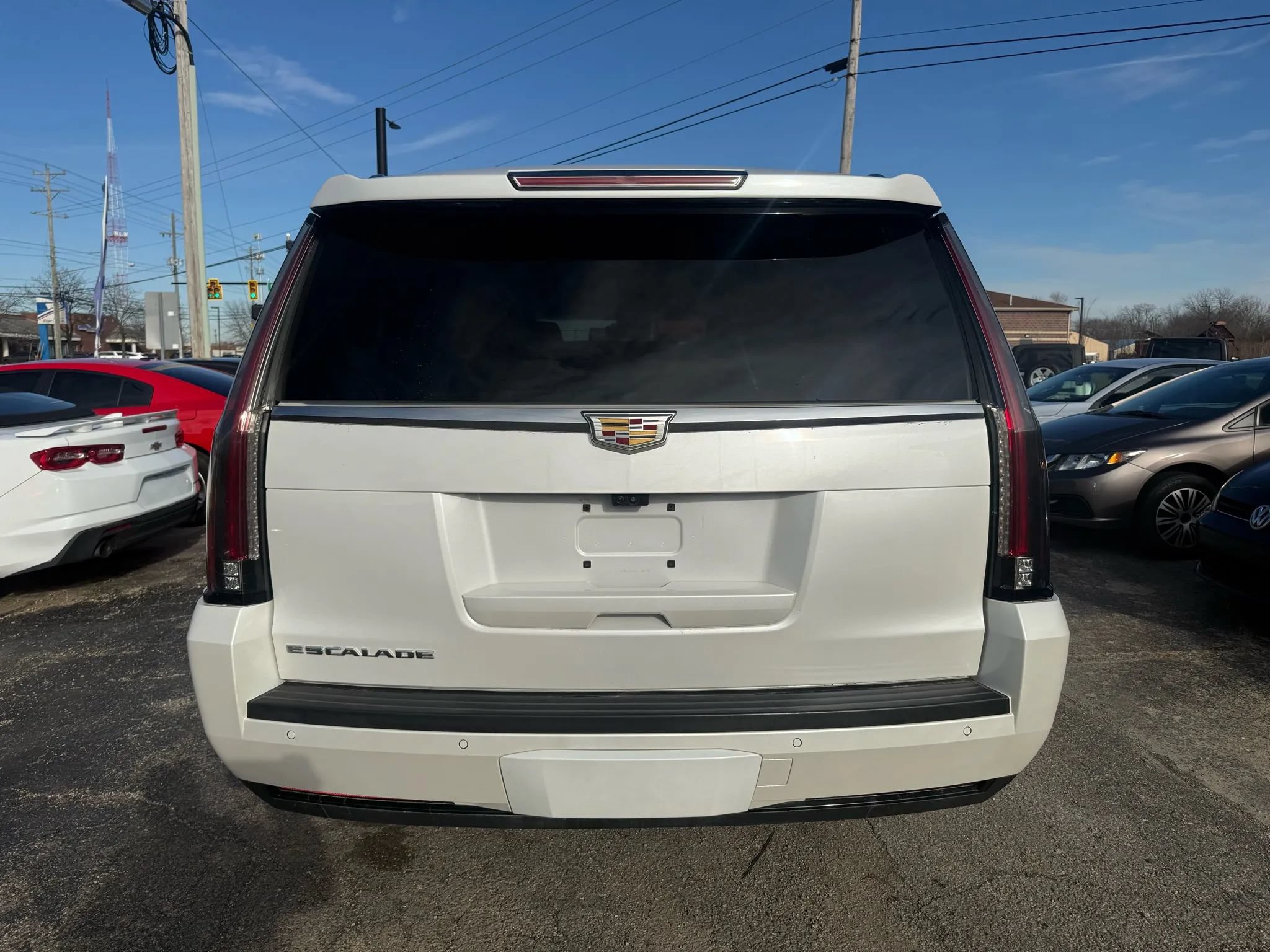 Used 2017 Cadillac Escalade ESV Luxury AWD/4WD image 4