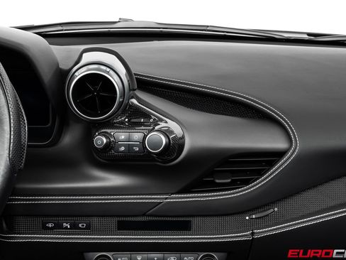 Used 2022 Ferrari F8 Tributo RWD image 32