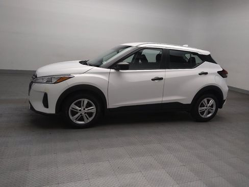 Used 2024 Nissan Kicks S FWD image 2