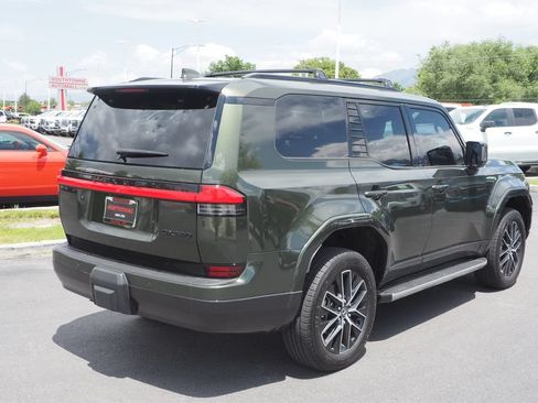 Used 2025 Lexus GX 550 w/ Cold Area Package AWD/4WD image 7