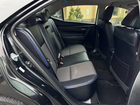 Used 2017 Toyota Corolla SE w/ Carpet Mat Package (TMS) FWD image 17