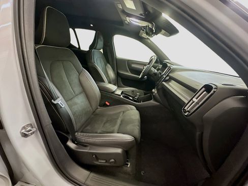 Used 2021 Volvo XC40 P8 Recharge AWD/4WD image 34