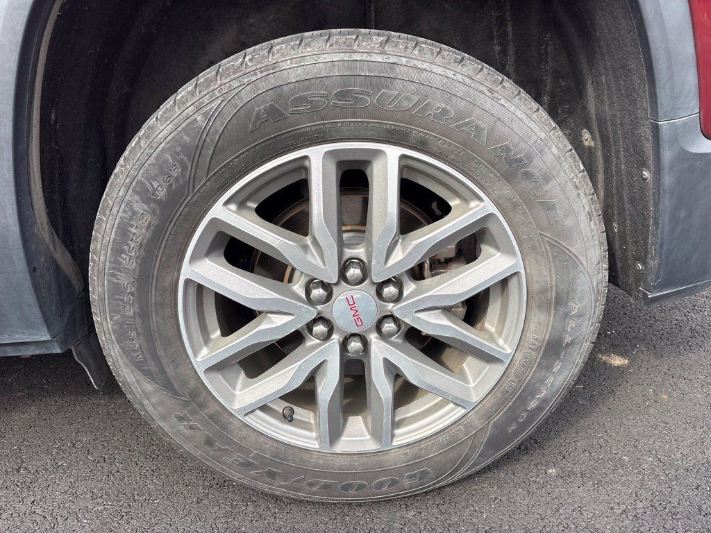 Used 2017 GMC Acadia SLE FWD image 19