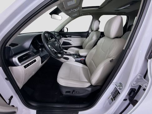 Used 2021 Kia Telluride S FWD image 19