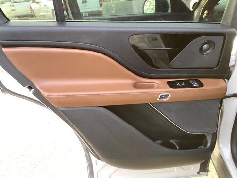 Used 2023 Lincoln Aviator Reserve w/ Equipment Group 201A image 30