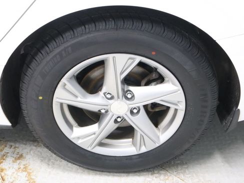 Certified 2023 Hyundai Sonata SE image 17