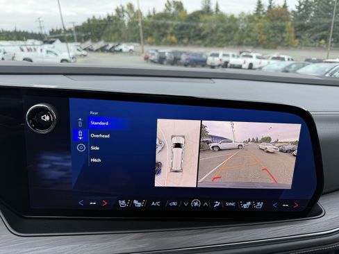 New 2025 Chevrolet Suburban Premier image 26