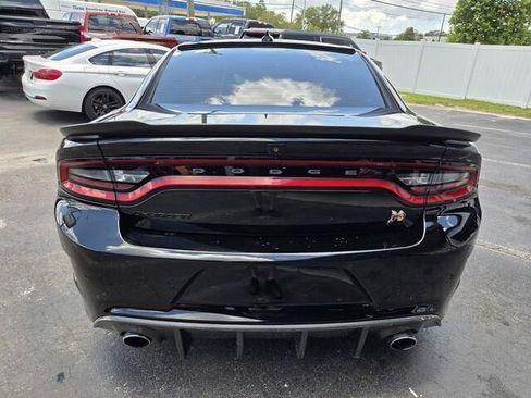 Used 2019 Dodge Charger Scat Pack RWD image 18