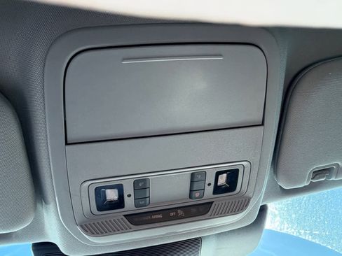 Used 2023 Ford Explorer XLT w/ Equipment Group 202A image 14