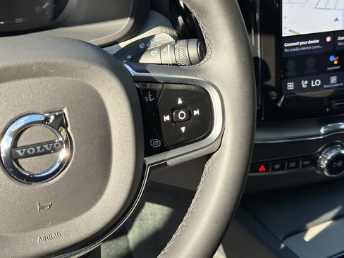 Certified 2025 Volvo XC60 B5 Plus image 20