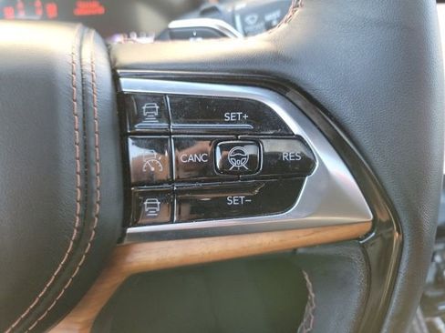 Used 2024 Jeep Grand Cherokee L Summit image 11