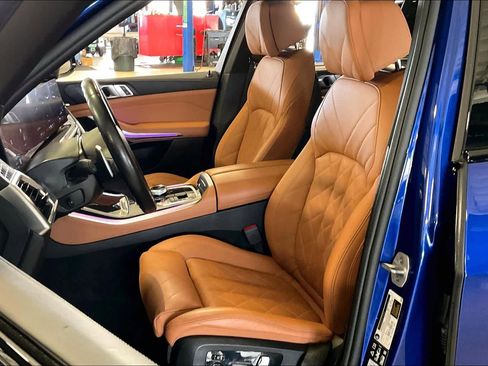 Used 2025 BMW X5 M60i image 8