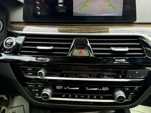 Used 2018 BMW 530i RWD image 16