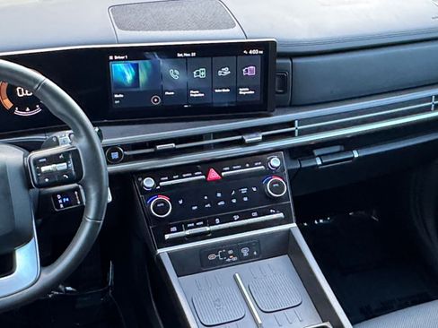 Used 2025 Hyundai Santa Fe SEL image 21