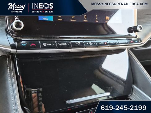 Used 2024 Jeep Wagoneer L Series II RWD image 22