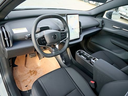 New 2026 Volvo EX30 Plus image 12