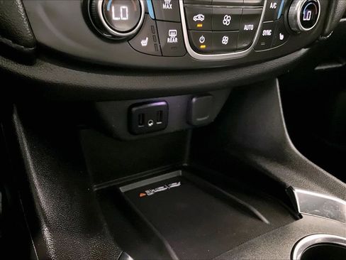 Used 2023 Chevrolet Traverse LT w/ LPO, Floor Liner Package AWD/4WD image 27