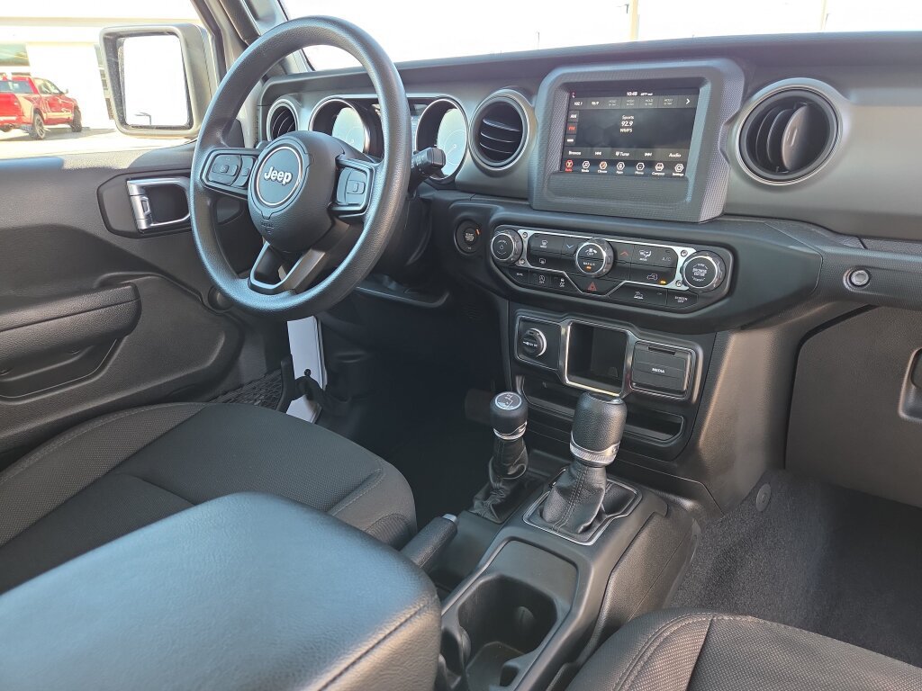 Used 2022 Jeep Wrangler Sport AWD/4WD image 16