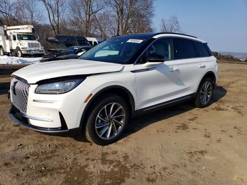 Used 2025 Lincoln Corsair AWD w/ Equipment Group 101A image 3