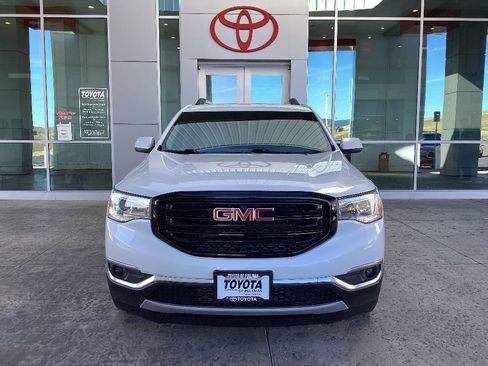 Used 2018 GMC Acadia SLE w/ LPO, Black Accent Package image 3