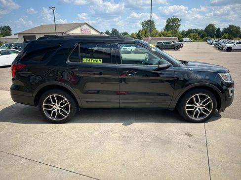 Used 2017 Ford Explorer Sport w/ Equipment Group 401A AWD/4WD image 3
