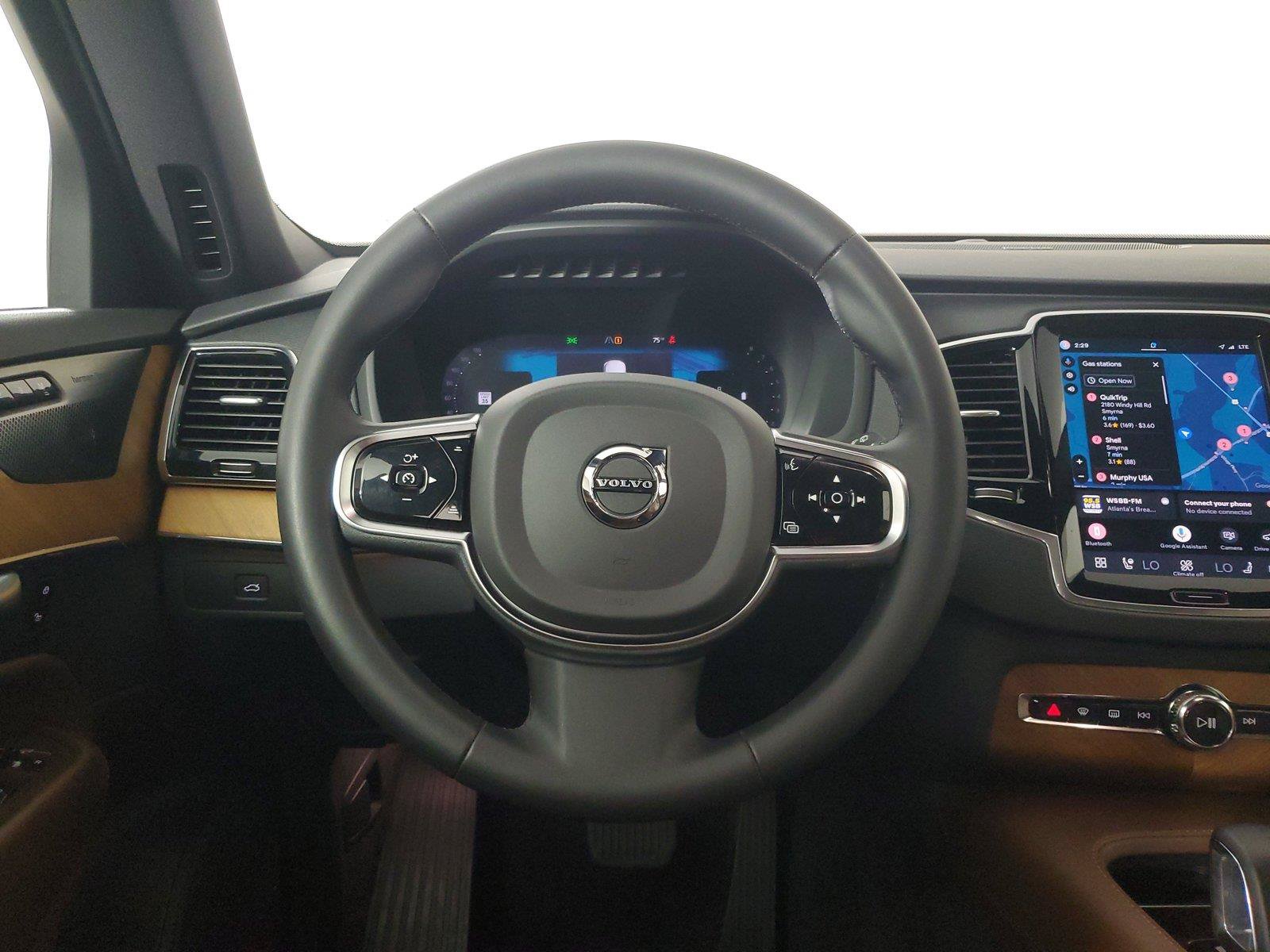 Used 2023 Volvo XC90 B6 Plus AWD/4WD image 16