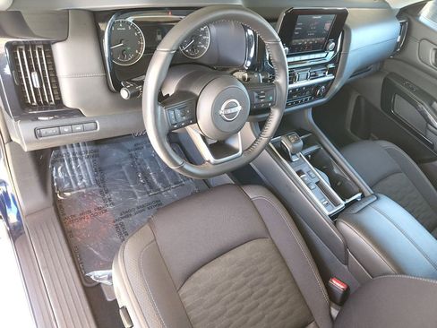Certified 2025 Nissan Pathfinder SV image 11
