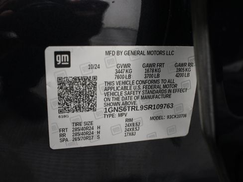 Used 2025 Chevrolet Tahoe High Country w/ LPO, Illumination Package AWD/4WD image 42