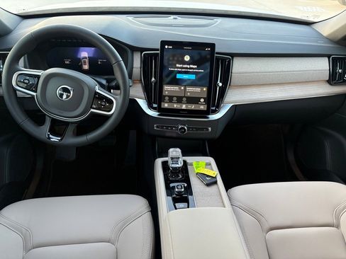 New 2026 Volvo XC90 T8 Plus image 10