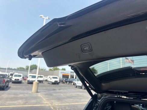 Used 2023 Chevrolet Blazer RS w/ Driver Confidence II Package FWD image 16
