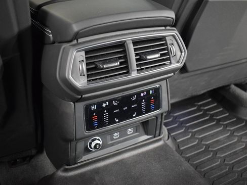 Used 2024 Lamborghini Urus S image 20