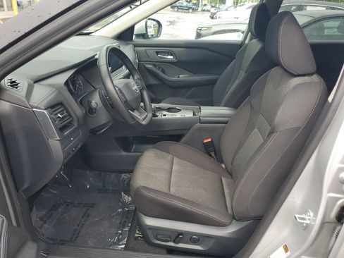 Used 2025 Nissan Rogue SV FWD image 13