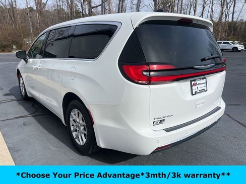 Certified 2023 Chrysler Pacifica Touring-L image 5