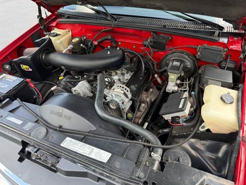 Used 1995 Chevrolet Silverado 1500 2WD Regular Cab image 22
