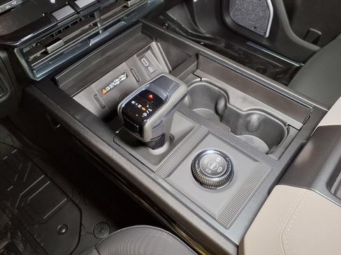 Used 2026 GMC Hummer EV SUV AWD/4WD image 19