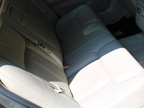 Used 2011 Cadillac DTS image 30