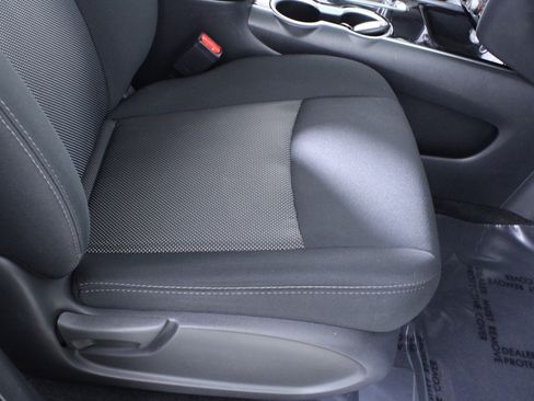 Used 2020 Nissan Pathfinder S image 17