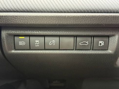 Used 2025 Toyota Camry SE w/ Convenience Package image 22