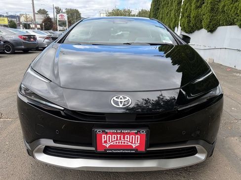 Used 2024 Toyota Prius Prime FWD image 3