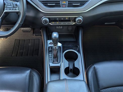 Used 2024 Nissan Altima 2.5 SR image 18