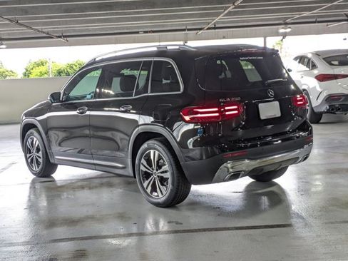 Used 2025 Mercedes-Benz GLB 250 image 11
