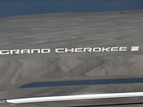 Used 2023 Jeep Grand Cherokee Summit AWD/4WD image 42