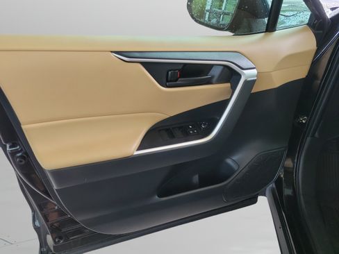 Used 2025 Toyota RAV4 LE FWD image 6