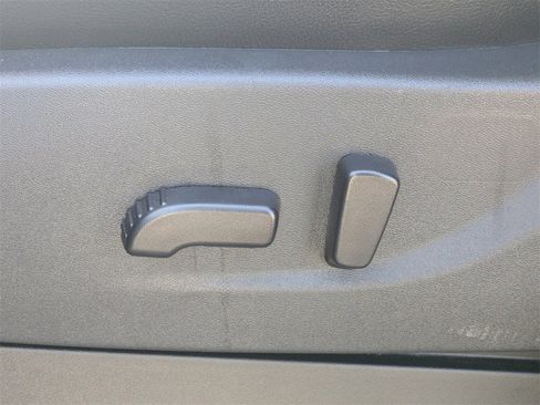 Used 2024 Nissan Frontier SL w/ Technology Package image 20